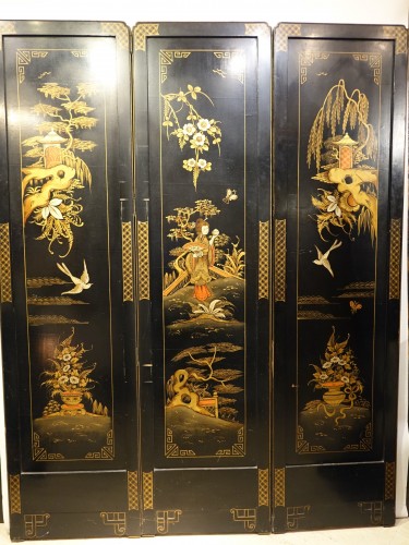 Antiquités - A chinese screen , Shanghaï , circa 1930