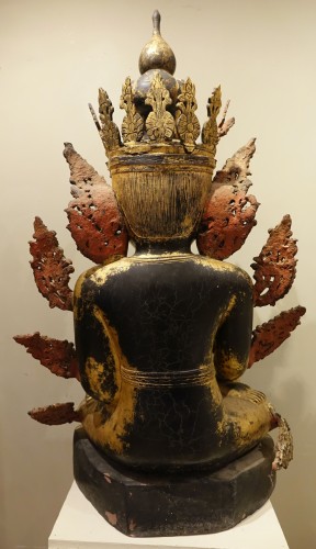 Antiquités - Grand Bouddha en bois peint et doré, Birmanie fin 19e siècle