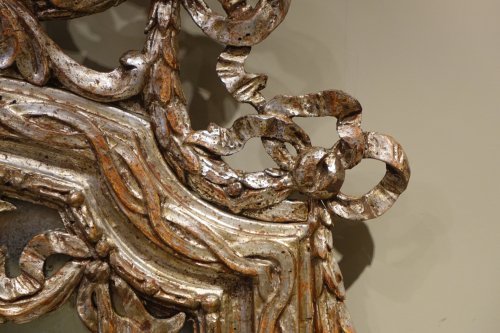 Mirrors, Trumeau  - 18th century Mirror in carved wood and silver plated wood