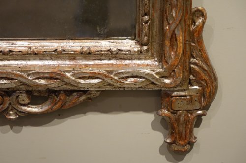 18th century Mirror in carved wood and silver plated wood - 