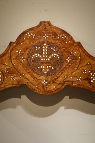 Seating  - X-Shaped Stool  in Renaissance Style in Walnut, Italy 19th Century 