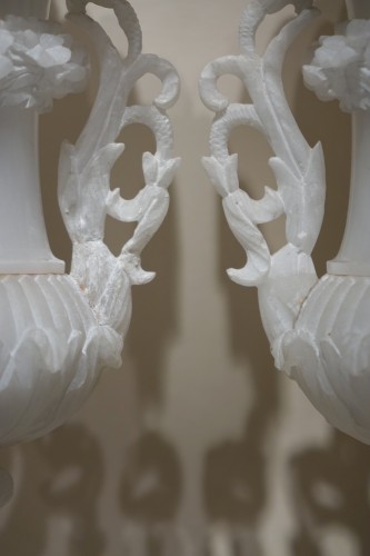 XIXe siècle - Paire de vases Medicis en albâtre