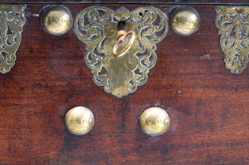 17th century - Chest on its&#039; base, Holland, 17th century.