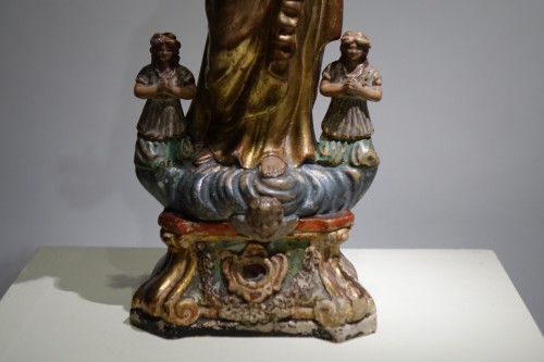 Vierge à l'Enfant en terre cuite polychromée et dorée, Italie, 18e siècle - La Crédence
