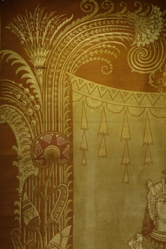 19th century - Large Orientalist door panel  representing a Mesopotamian queen (of a pair)