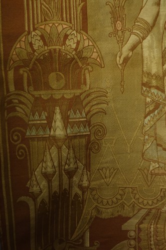 Grande portière Orientaliste représentant une reine Mésopotamienne ( d'une paire),1880 - Art nouveau