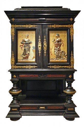 Cabinet en chêne noirci, bronze et céramiques - France vers 1860