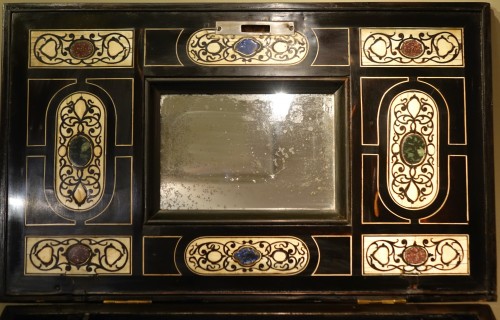 Antiquités - Cabinet en placage d'ébène et pierres dures, Italie 17e siècle