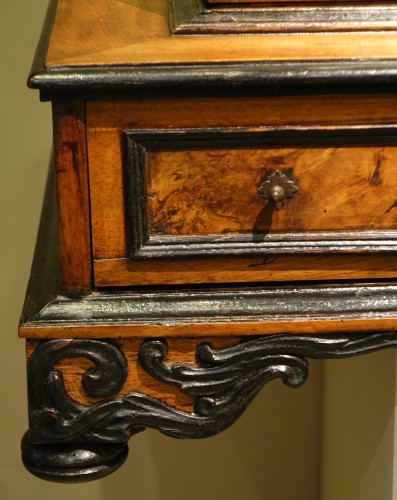 XVIIe siècle - Cabinet en bois de placage de fruitiers, Italie du nord 17e siècle