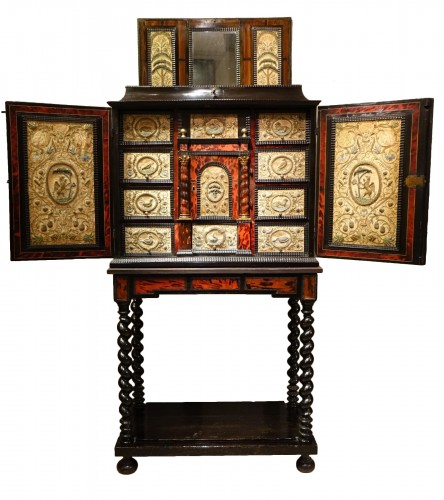 Antwerp cabinet with gold and silver thread embroidery decoration, 17th c.