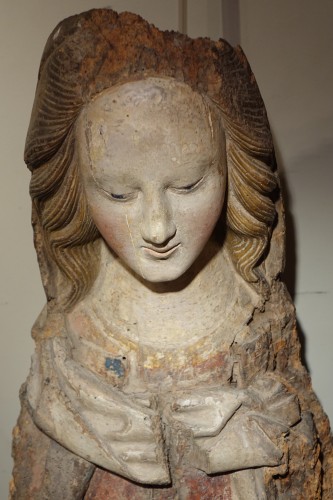 Antiquités - Grande Vierge en bois sculpté, Allemagne vers 1400