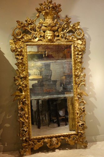 Régence - Grand miroir baroque en bois sculpté et doré,Italie, 18e siècle