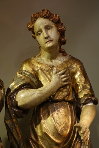 Art sacré, objets religieux  - Grande paire d'anges(?) en bois doré et polychromé, Italie 17e siècle