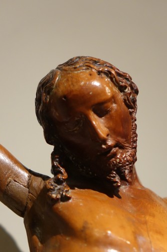 Antiquités - Christ en croix en buis, 17e siècle