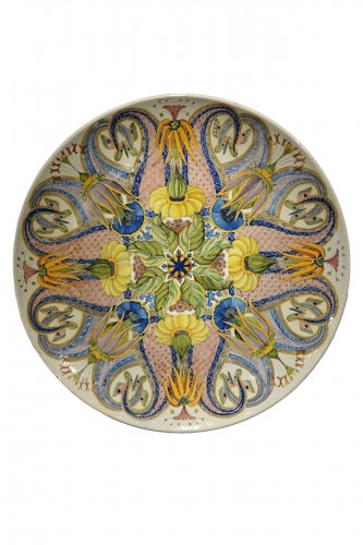 Grand plat circulaire en faïence de Premieres, vers 1880