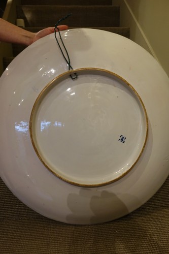Antiquités - Grand plat circulaire en faïence de Premieres, vers 1880