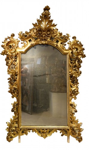 Grand miroir baroque en bois sculpté et doré, Italie 19e siècle