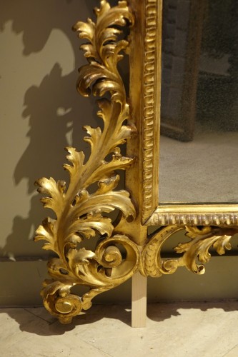 Grand miroir baroque en bois sculpté et doré, Italie 19e siècle - La Crédence