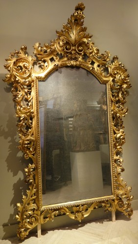 Antiquités - Grand miroir baroque en bois sculpté et doré, Italie 19e siècle