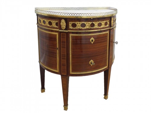 Commode demi-lune estampillée R Lacroix