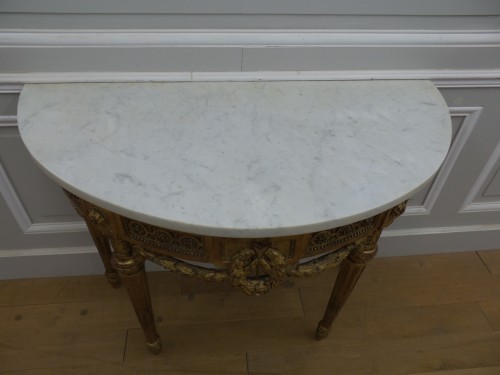 Console demi-lune en bois doré - Mobilier Style Louis XVI