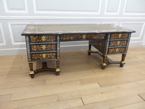 Bureau Mazarin d'époque Louis XIV attribué à Pierre Gole - Mobilier Style Louis XIV