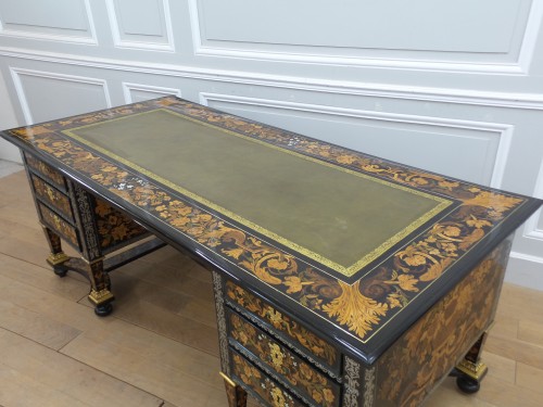 Antiquités - Bureau Mazarin d'époque Louis XIV attribué à Pierre Gole