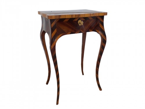 Petite table de salon Louis XV Estampillée Fléchy