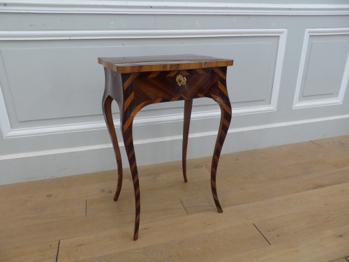 Petite table de salon Louis XV Estampillée Fléchy - Mobilier Style Louis XV