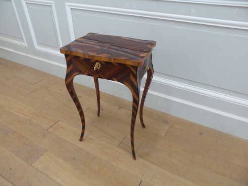 18th century - Small Louis XV coffee table Stamped Fléchy