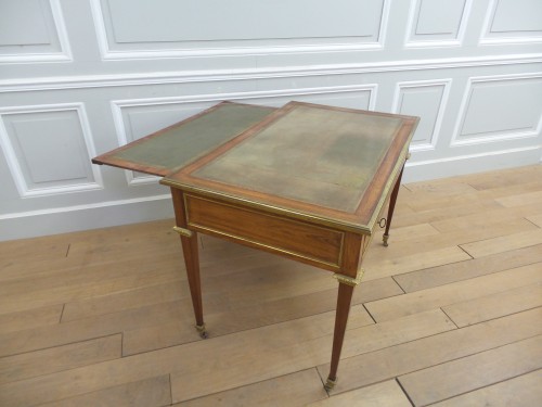 Louis XVI writing desk By François Bayer - Louis XVI