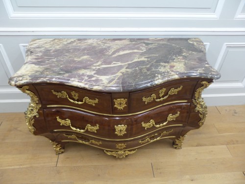 Régence - Commode tombeau d'époque Régence