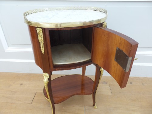 XVIIIe siècle - Petite table de salon estampillée Dusautoy