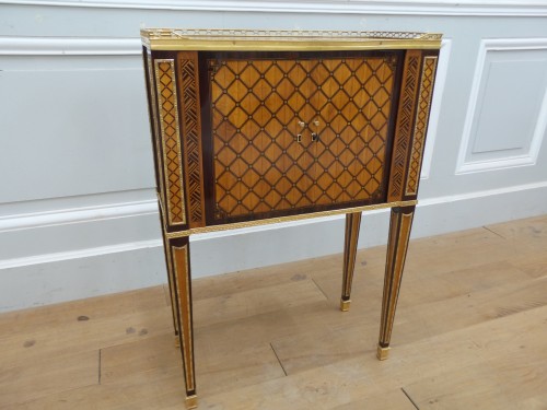 Petite table de salon estampillée Carlin - Mobilier Style Louis XVI