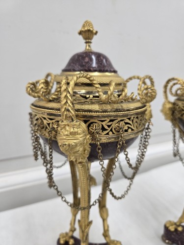 Paire de brûle-parfum d'époque Louis XVI - La Jurande