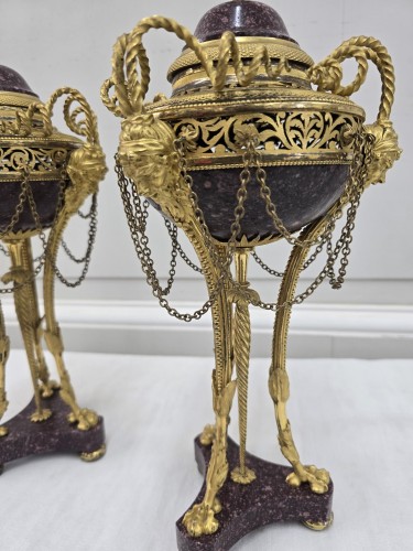 Antiquités - Paire de brûle-parfum d'époque Louis XVI
