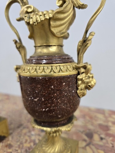 Paire de cassolettes en porphyre suédois - La Jurande