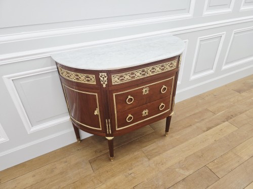 XVIIIe siècle - Commode demi-lune d'époque Louis XVI