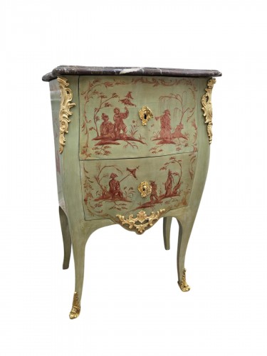 Petite commode peinte d'époque Louis XV estampillée Criaerd