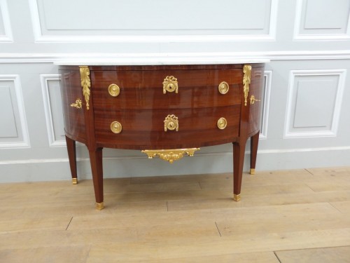 Louis XVI demi-lune commode stamped A. Héricourt - Louis XVI