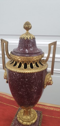 Antiquités - Paire de pot-pourris vers 1830