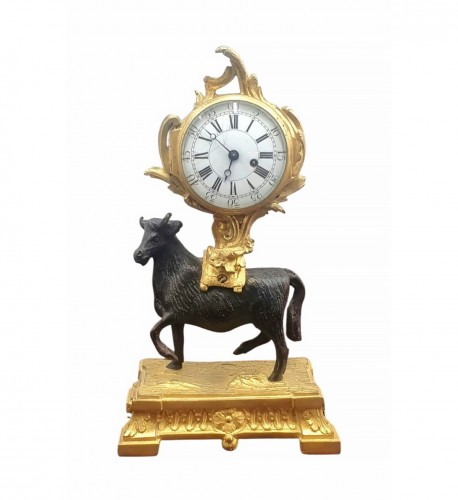 Pendule au taureau