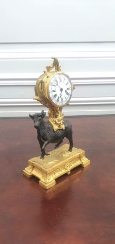 Horlogerie Pendule - Pendule au taureau