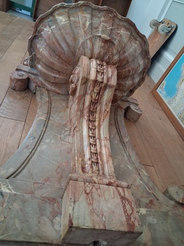 Antiquités - Grande fontaine en marbre