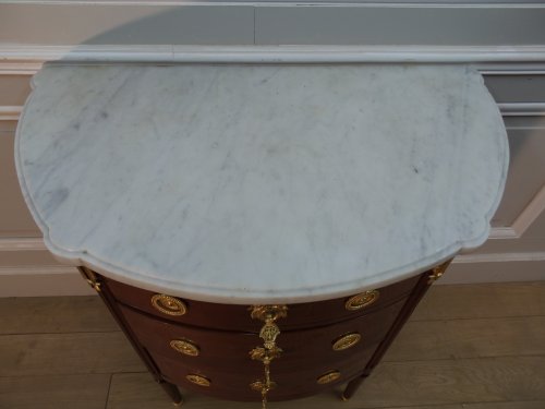 Mobilier Commode - Commode demi-lune Estampillée SCHEY