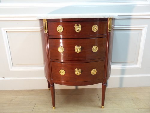 XVIIIe siècle - Commode demi-lune Estampillée SCHEY