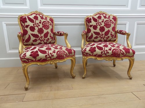 XVIIIe siècle - Paire de fauteuils Louis XV esampillés I.B. CRESSON