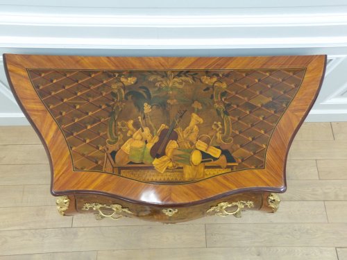 Antiquités - Commode formant présentoir attribuée à Mattyjs Horrix, Hollande vers 1765-1770