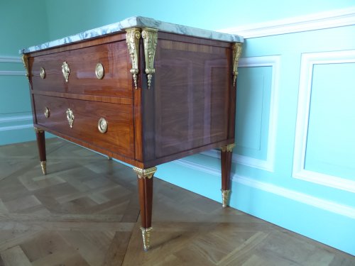 Mobilier Commode - Commode Louis XVI, estampillée P. Garnier