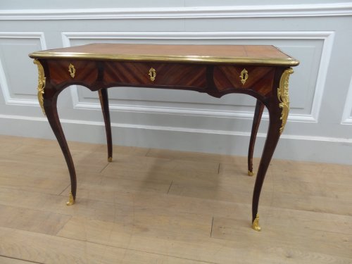 Bureau Louis XV, estampillé JP LATZ - Louis XV